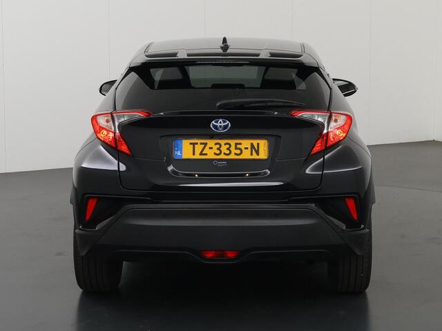 Toyota C-HR 1.8 Hybrid Adventure | Navigatie | Parkeercamera | Stoelverwarming | Keyless Go |