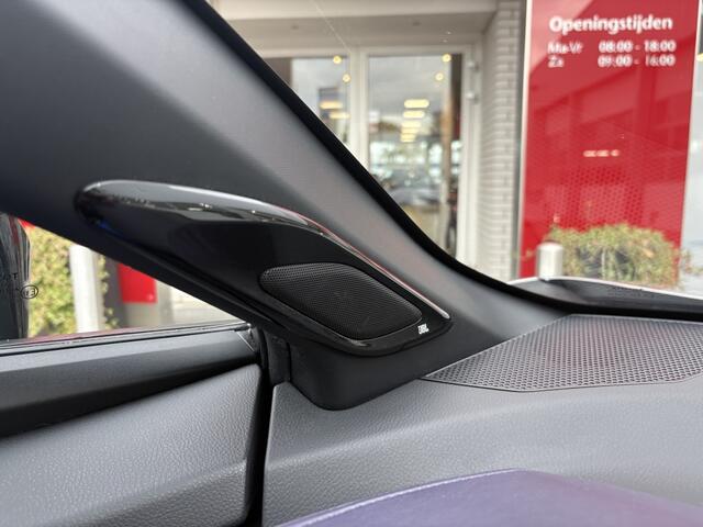 Toyota C-HR 1.8 Hybrid Style Bi-Tone | JBL | Blindspot | Stoelverwarming | S