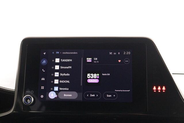 Toyota C-HR 1.8 Hybrid Dynamic | Apple Carplay/Android Auto | Trekhaak | Parkeersensoren | Navigatie |