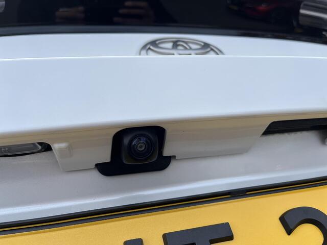 Toyota C-HR 2.0 Hybrid 200 First Edition | Navigatie | Apple CarPlay/Android auto | Panoramadak | Achteruitrijcamera | Elektrische achterklep