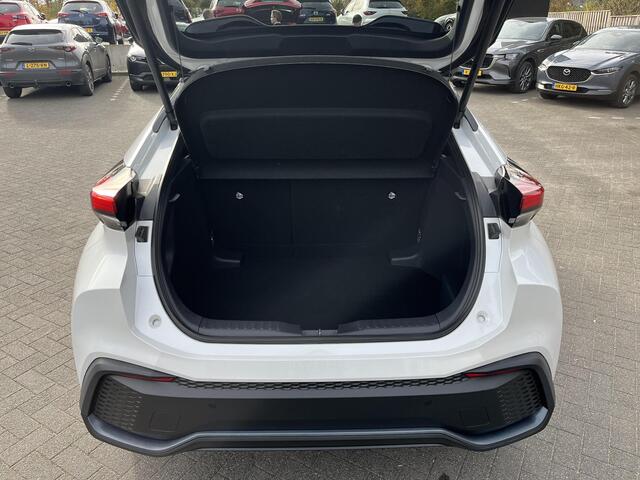 Toyota C-HR 2.0 Hybrid 200 First Edition | Navigatie | Apple CarPlay/Android auto | Panoramadak | Achteruitrijcamera | Elektrische achterklep