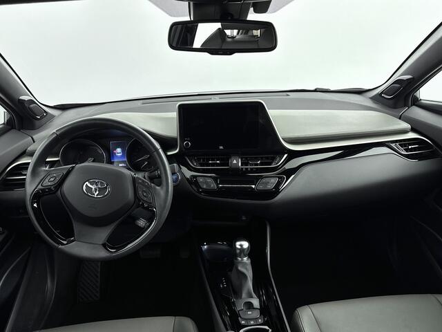 Toyota C-HR 2.0 184 PK Hybrid Executive | NL-Auto | JBL-Audio | Apple carplay -/ Android Auto |