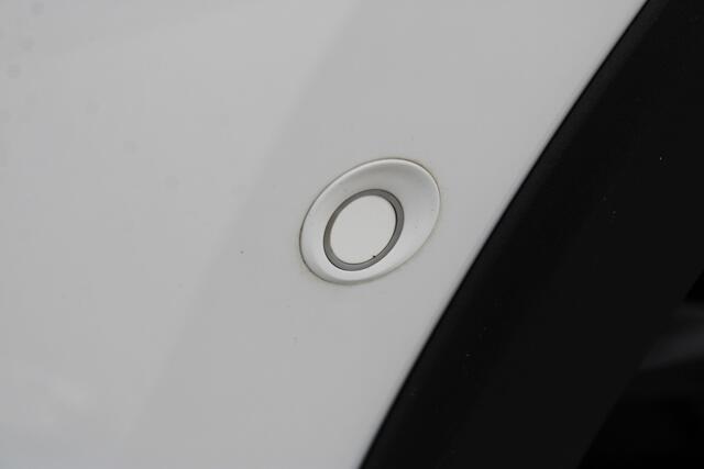 Toyota C-HR 1.8 Hybrid GR-Sport 2-Tone | Incl. 12 maanden garantie | Apple Carplay | Sport zetels | Stoelverwarming | JBL audio | Achteruitrijcamera | Adaptieve cruise control | Dodehoekdetectie | Parkeerhulp |