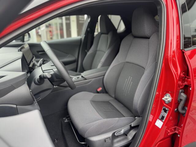 Toyota C-HR 1.8 Hybrid 140 First Edition Dodenhoekdetectie, Navigatie, Parkeersensoren V + A , All-in Rijklaarprijs