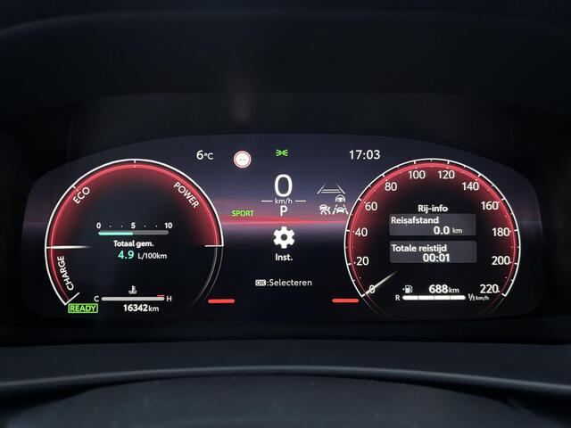 Toyota C-HR 1.8 Hybrid 140 Dynamic Automaat / Fabrieksgarantie tot 10 jaar mogelijk * / Stuur-, stoel- en voorruitverwarming / Navigatie / Camera / Climate Control / Apple Carplay/Android auto / 18" LM wielen /