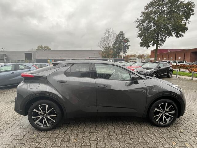 Toyota C-HR 2.0 Plug-in Hybrid 220 First Edition