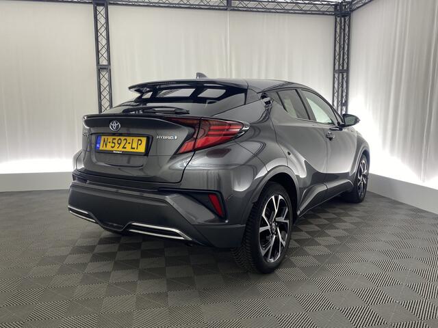 Toyota C-HR 2.0 Hybrid Business Plus Luxury | Apple Carplay | Dodehoek Det. | Navi | Camera |