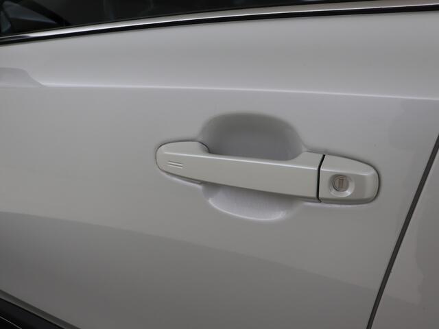 Toyota C-HR 1.2 First Edition | Dealeronderhouden | Achteruitrijcamera | Lederen bekleding |