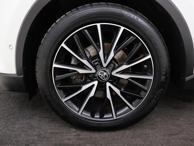Toyota C-HR 1.2 First Edition | Dealeronderhouden | Achteruitrijcamera | Lederen bekleding |
