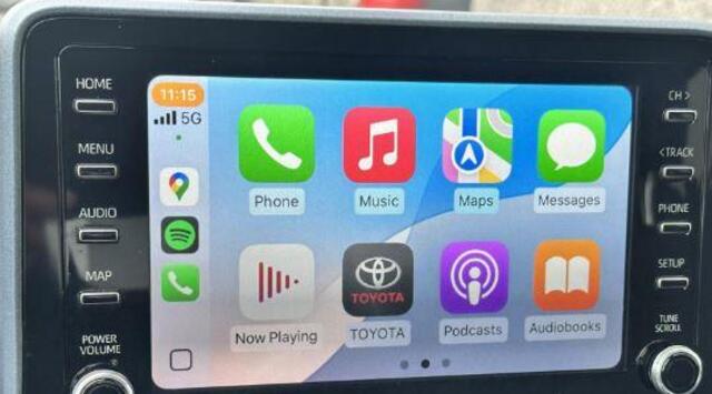 Toyota C-HR 2.0 Hybrid Dynamic / Afneembare Trekhaak / Stoel & stuur verwarming / Achteruitrijcamera / Dode Hoek Detectie / Apple Carplay & Android Auto / Climate Control / Navigatie / Parkeersensoren /