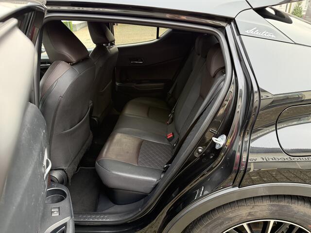 Toyota C-HR 1.8 Hybrid Bi-tone Trekhaak, Keyless entry, Keyless starten