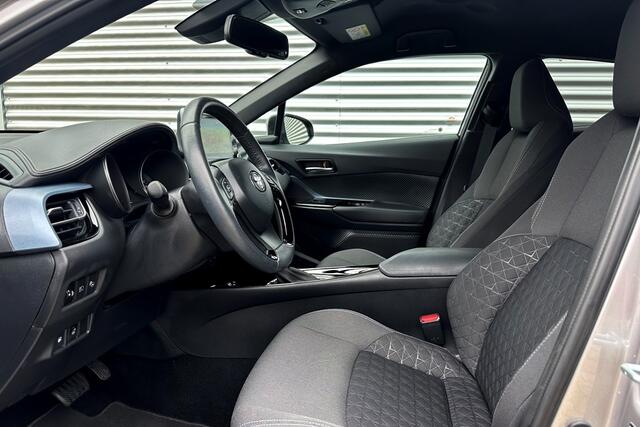 Toyota C-HR 2.0 Hybrid Dynamic Safety+ Winter pakket / Carplay