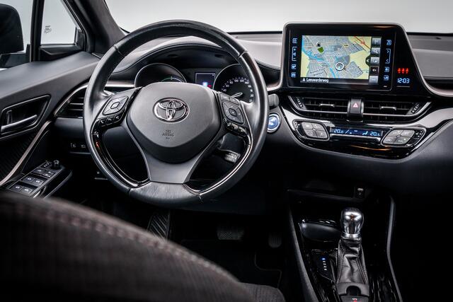 Toyota C-HR 1.8 Hybrid Dynamic | Two Tone | Adapt. Cruise | 18 inch | Camera | PDC | Climate Control