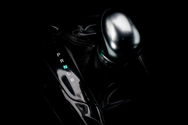 Toyota C-HR 1.8 Hybrid Dynamic | Two Tone | Adapt. Cruise | 18 inch | Camera | PDC | Climate Control