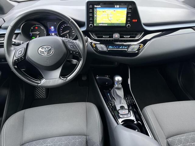 Toyota C-HR 1.8 Hybrid Bi-Tone | Carplay | Dode hoek waarschuwing | Stoelverwarming | Keyless entry |