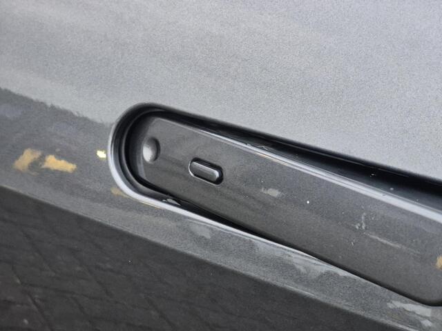 Toyota C-HR 1.8 Hybrid 140 First Edition | BSM | PDC V+A | Keyless | elektr. achterklep |