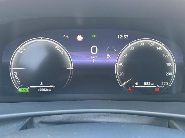 Toyota C-HR 1.8 Hybrid 140 Dynamic Automaat / Fabrieksgarantie tot 10 jaar mogelijk / Stuur-, stoel- en voorruitverwarming / Navigatie / Camera / Climate Control / Apple Carplay/Android auto / 18" LM wielen /