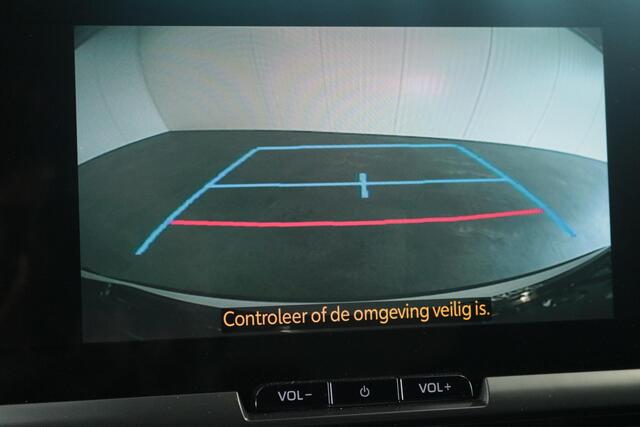 Toyota C-HR 2.0 Plug-in Hybrid 220 Dynamic Limit, Groot scherm