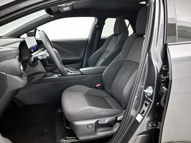 Toyota C-HR 2.0 Plug-in Hybrid 220 Dynamic | Voorstoelen Verwarmd | Stuurwiel Verwarmd | Parkeercamera Achter | Parkeer Sensoren Voor en Achter |