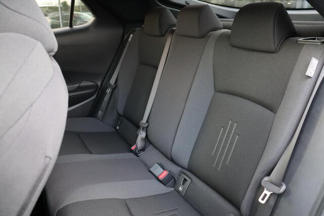 Toyota C-HR 1.8 Hybrid 140 First Edition, 360 Camera, Apple Carplay / Android Auto, Parkeercamera, Draadloze telefoonoplader, BSM!