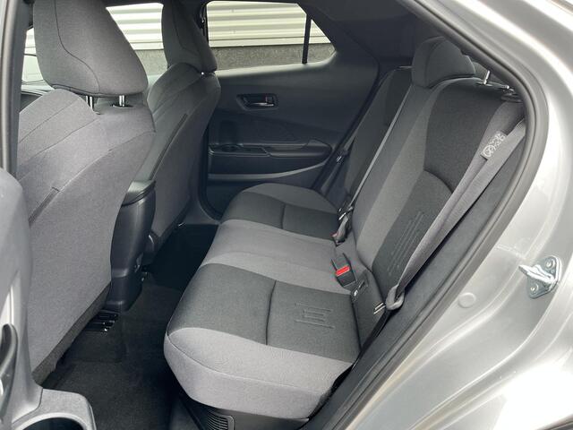 Toyota C-HR 1.8 Hybrid 140 Dynamic Dodehoek detectie, achteruitrij camera, adaptieve cruise control, Apple Carplay/Android Auto, keyless, parkeersensoren v&a