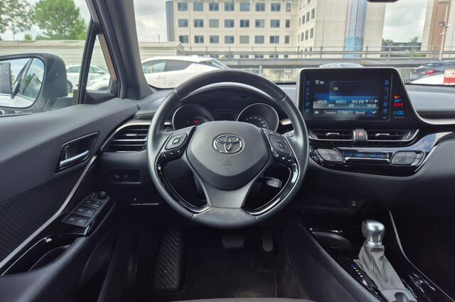 Toyota C-HR 1.8 Hybrid Style Keyless, adaptieve cruise control, achteruitrij camera, lage KM stand, automaat