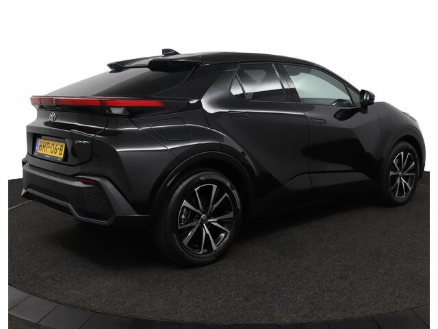 Toyota C-HR 2.0 Plug-in Hybrid 220 Dynamic | Stoel en Stuurverwarming | 65Km elektrisch bereik | Navigatie |