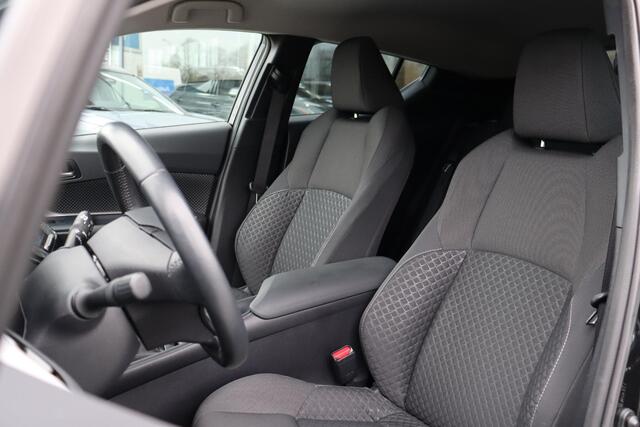 Toyota C-HR 1.8 Hybrid Dynamic, Apple Carplay / Android Auto, Parkeercamera, Automatisch dimmend binnenspiegel, Adaptieve cruise control.