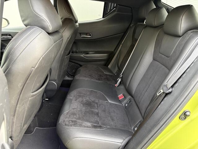 Toyota C-HR 1.8 Hybrid Executive Sport **NAVIGATIE/ STOEL EN STUURWIELVERWARMING/ DODEHOEK DETECTIE/ PARKEERSENSOREN/ 36 MAANDEN GARANTIE**