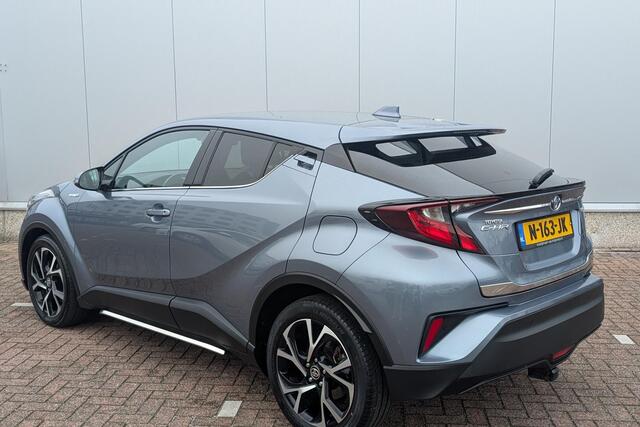 Toyota C-HR 1.8 Hybrid Dynamic Limited Afneembare trekhaak, Navigatie Apple Carplay/Android Auto, Stoel & Stuurverwarming