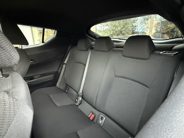 Toyota C-HR 1.8 Hybrid Dynamic | Trekhaak | Parkeersensoren V+A | Blindspot