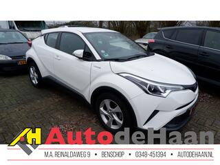 toyota-c-hr-1.8-hybrid-dynamic-navi