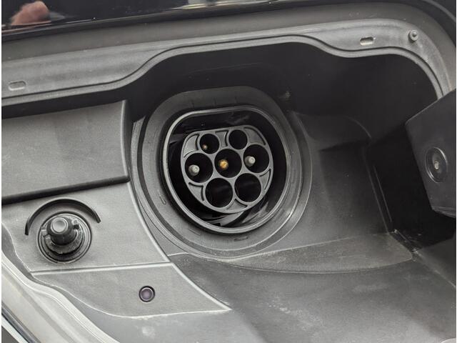 Toyota C-HR 2.0 Plug-in Hybrid 220 Première Edition | Pano | Leer | JBL | 360 cam | Elek. achterklep | Elek. verstelbare stoel | Stoel- stuurverwarming