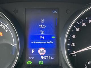 toyota-c-hr-1.8-hybrid-executive--