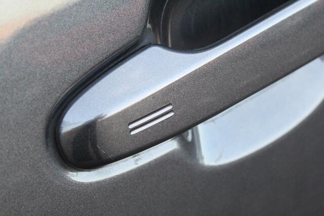 Toyota C-HR 2.0 Hybrid Style | Rijklaar | Trekhaak | Navi | Parkeersens. v+a | Blind spot | Stoel-/stuurverwarming | Keyless