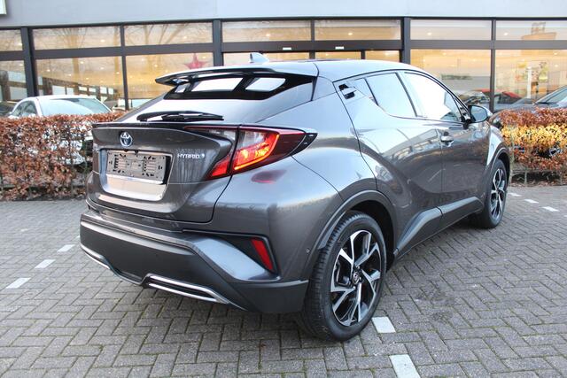 Toyota C-HR 2.0 Hybrid Style | Rijklaar | Trekhaak | Navi | Parkeersens. v+a | Blind spot | Stoel-/stuurverwarming | Keyless