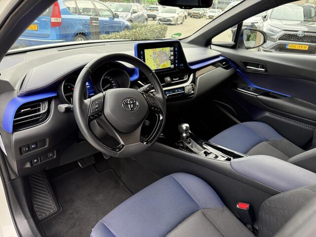 Toyota C-HR 1.8 Hybrid Bi-Tone | All Seasons | Trekhaak | Parkeersensoren
