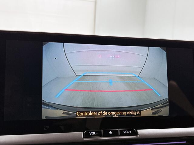 Toyota C-HR 2.0 Plug-in Hybrid 220 Black Edition