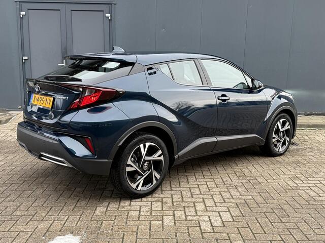 Toyota C-HR 2.0 Hybrid Dynamic Automaat / Navigatie / Cruise Control Adaptief / Bluetooth / Camera / sensoren voor & Achter / BSW