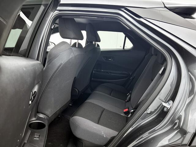 Toyota C-HR Plug-in Hybrid 220 Dynamic | Navigatie |