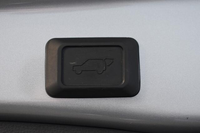 Toyota C-HR 1.8 Hybrid Dynamic Automaat 122pk | Stoelverwarming | Trekhaak afneembaar | Cruisecontrol |