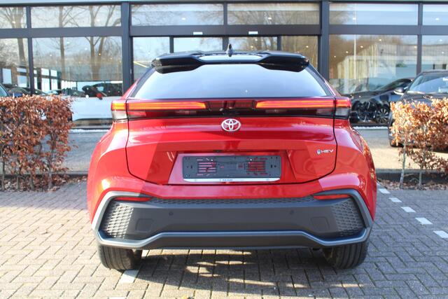 Toyota C-HR 1.8 Hybrid 140 First Edition Bi-Tone | Rijklaar | Apple/Android | Navi | Stoel-/Stuurverwarming | Dodehoekdetectie | Camera | Keyless | LED