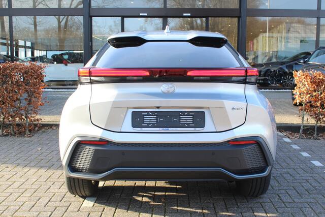 Toyota C-HR 1.8 Hybrid 140 First Edition | Rijklaar | Apple/Android | Navi | Stoel-/Stuurverwarming | Dodehoekdetectie | Camera | Keyless | LED