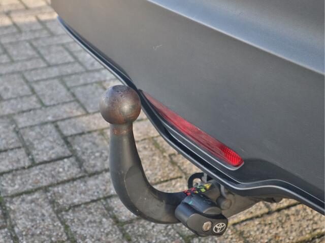 Toyota C-HR 1.8 Hybrid Bi-Tone Plus | Camera | Navigatie | Stoel/Stuurverwarming | ECC-Airco | Leder