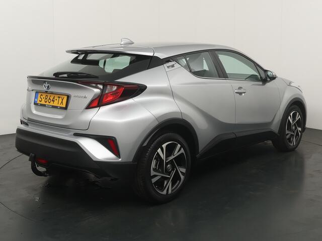 Toyota C-HR 1.8 Hybrid 122pk Dynamic | Trekhaak | Adapt. Cruise | Camera | Dodehoek detectie | Garantie T/M 04/2028 | Apple carplay |