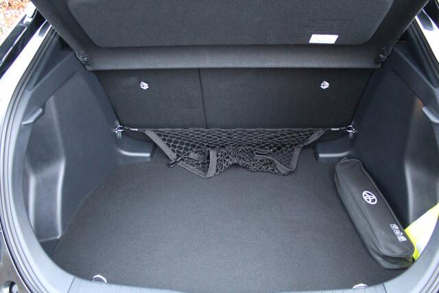 Toyota C-HR 1.8 Hybrid 140 First Edition | Rijklaar | Apple/Android | Navi | Stoel-/Stuurverwarming | Blind Spot | Camera | Keyless | LED | El.achterklep