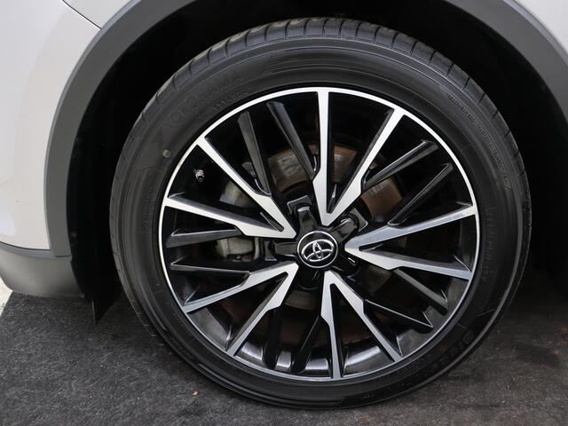 Toyota C-HR 1.8 Hybrid Dynamic | Stoelverwarming | Dealeronderhouden | Achteruitrijcamera |