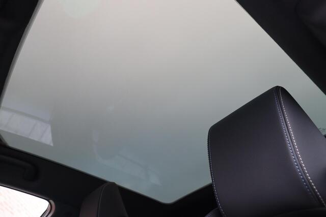 Toyota C-HR 220 Plug-In Executive, Next Gen Pack JBL, Navi, Pano dak, Stoel en stuurverwarming.