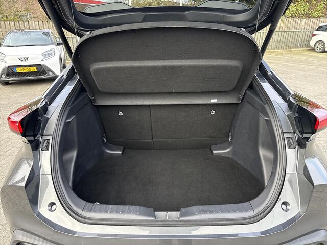 Toyota C-HR 1.8 Hybrid 140 First Edition | Navigatie | Apple CarPlay/Android auto | 360 graden camera