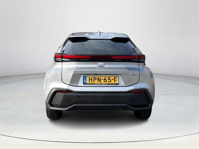 Toyota C-HR 1.8 Hybrid 140 Dynamic | Navigatie | Apple CarPlay/Android auto | Achteruitrijcamera | Stuur en stoelverwarming